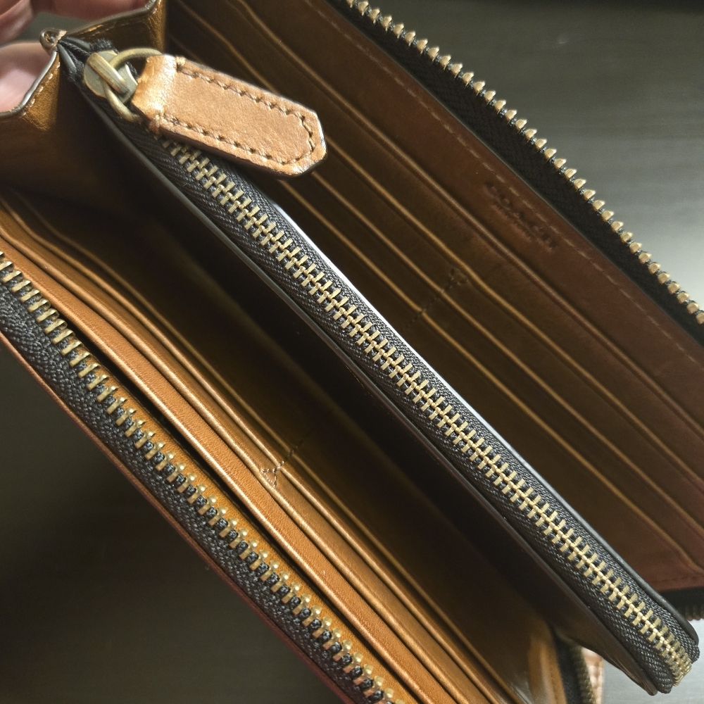 Coach Wallet - Picture 4 of 5